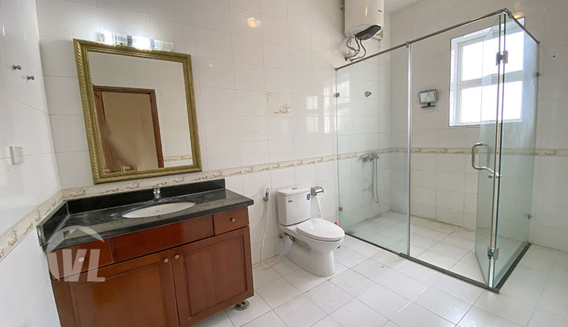 Beautiful 4 beds house with pool and garden in Tay Ho area