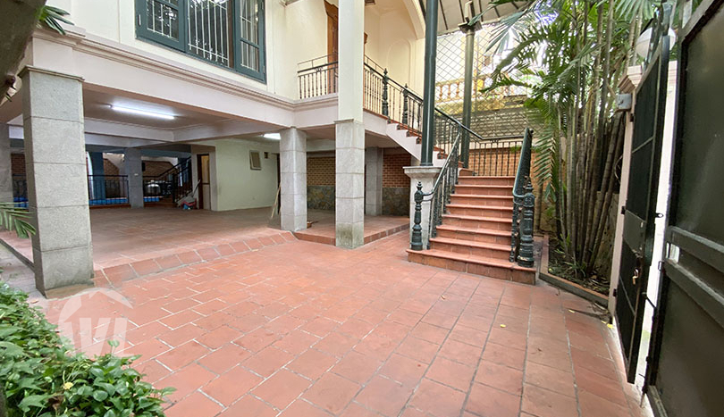 Beautiful 4 beds house with pool and garden in Tay Ho area