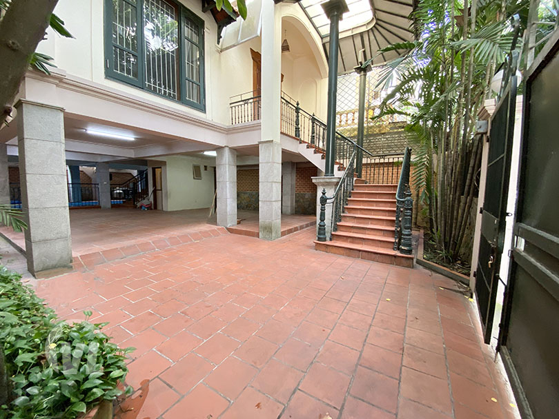 333 Beautiful 4 beds house with pool and garden in Tay Ho area