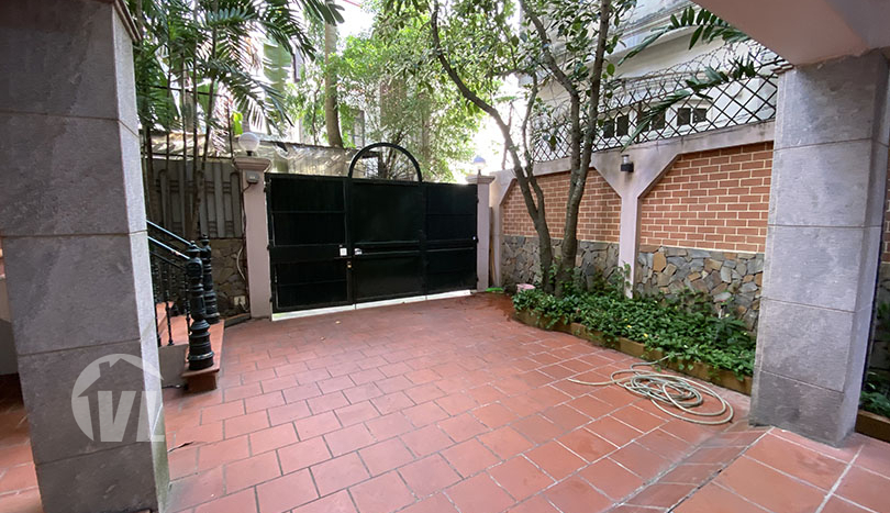 Beautiful 4 beds house with pool and garden in Tay Ho area