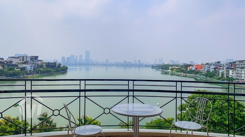Brand-new 3 beds serviced apartment facing the West Lake