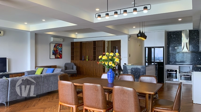 Brand-new 3 beds serviced apartment facing the West Lake