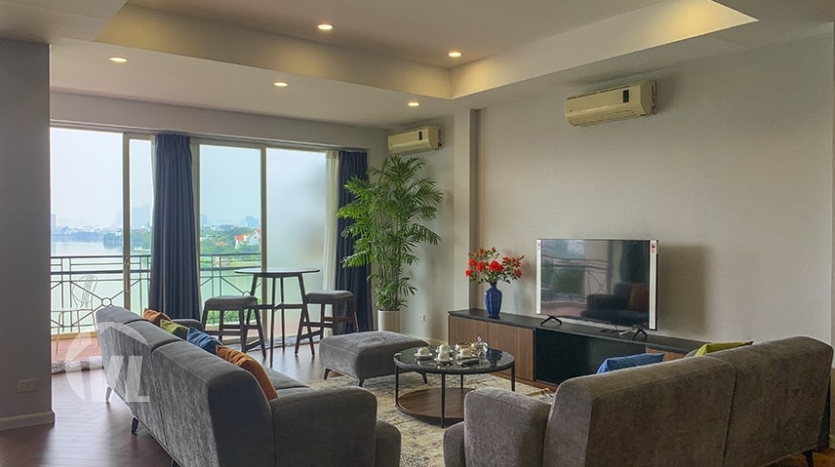Brand-new 3 beds serviced apartment facing the West Lake
