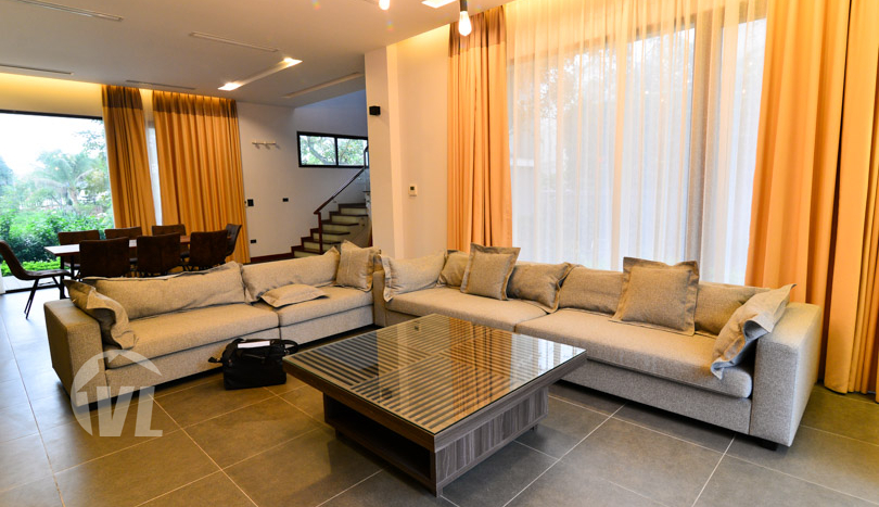 Modern and furnished detached villa to lease in Vinhomes Riverside