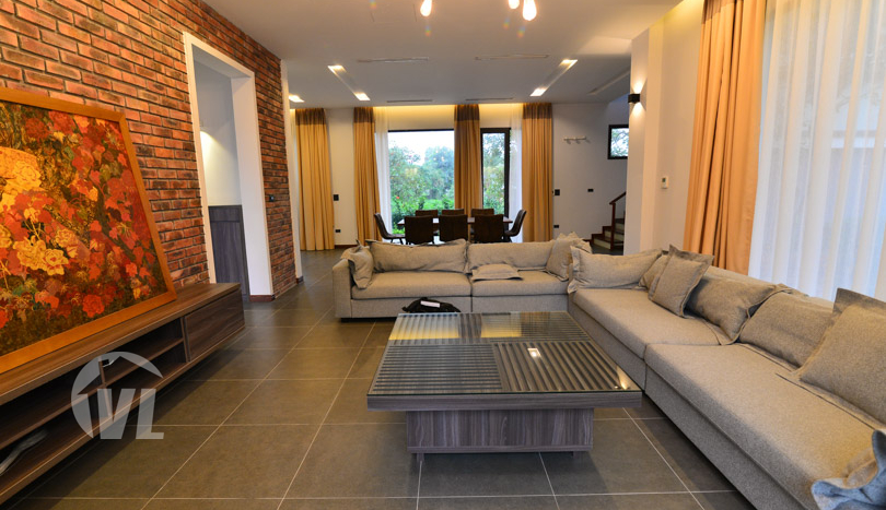 Modern and furnished detached villa to lease in Vinhomes Riverside