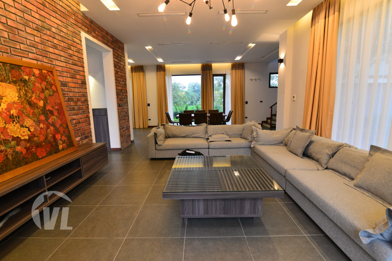 333 Modern and furnished detached villa to lease in Vinhomes Riverside