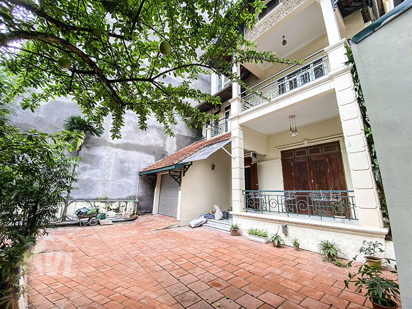 333 Large 5 beds villa with big yard in Tay Ho district