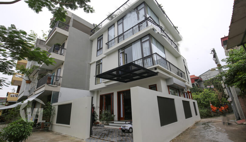 Modern 3 beds house to rent close to LFAY in Long Bien