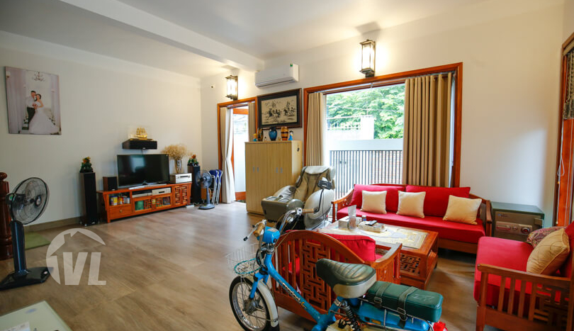 Modern 3 beds house to rent close to LFAY in Long Bien