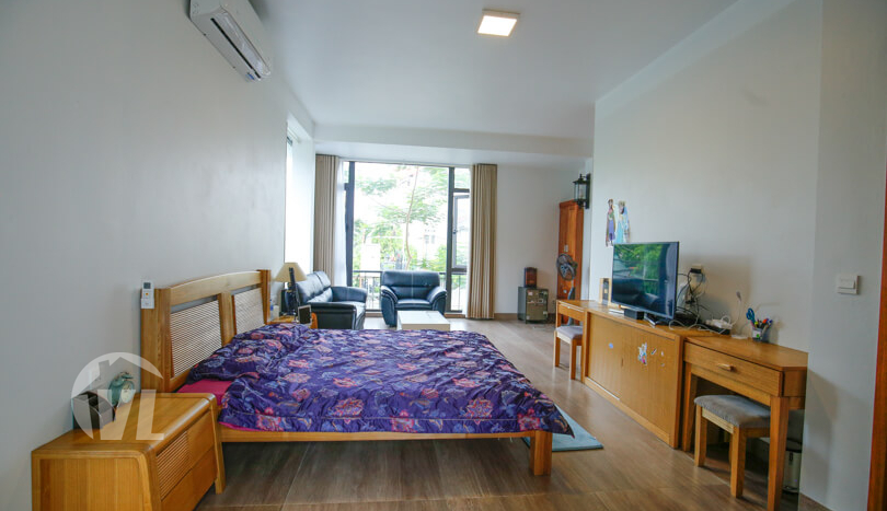 Modern 3 beds house to rent close to LFAY in Long Bien