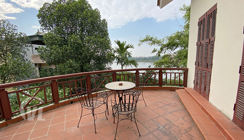 Splendid riverfront house in Long Bien close to the French School