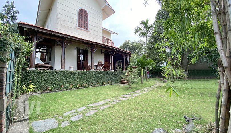 Splendid riverfront house in Long Bien close to the French School