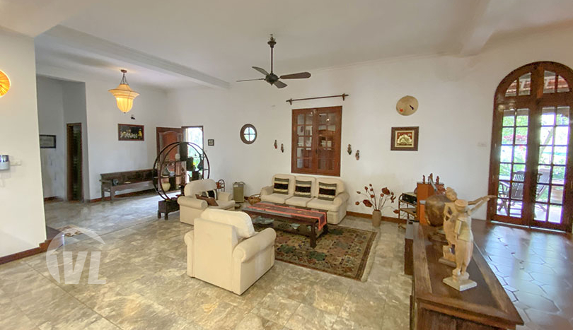 Splendid riverfront house in Long Bien close to the French School