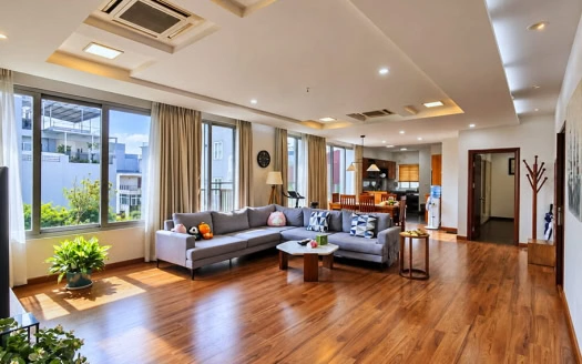 Newly renovated 3 bedroom apartment for rent in Tay Ho with lake view