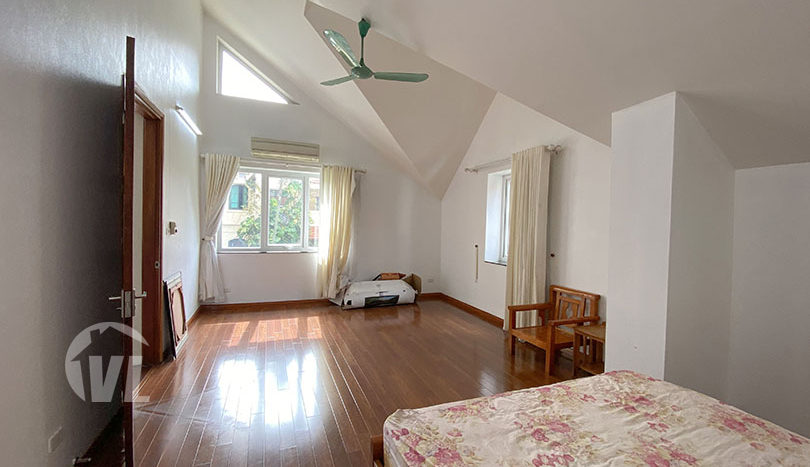 Furnished 5 beds 4 baths house to rent in Tay Ho district