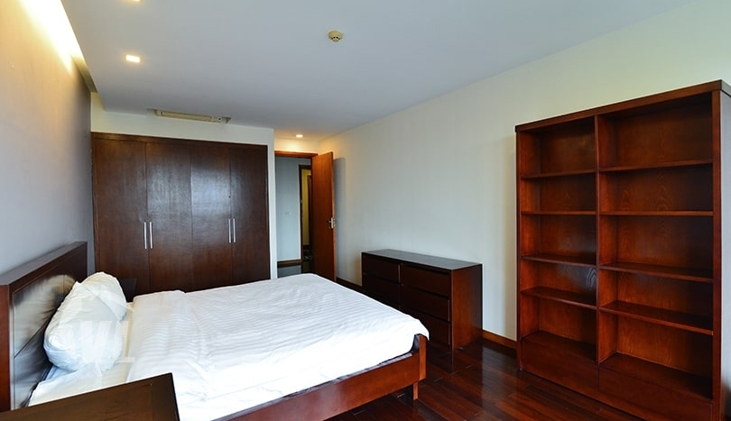 Hanoi duplex serviced apartment to rent with West Lake view