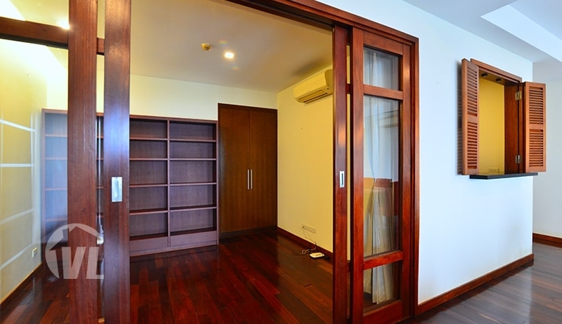 Hanoi duplex serviced apartment to rent with West Lake view