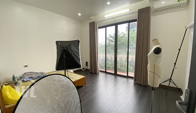 Modern house to lease in Long Bien 5 beds 3 baths