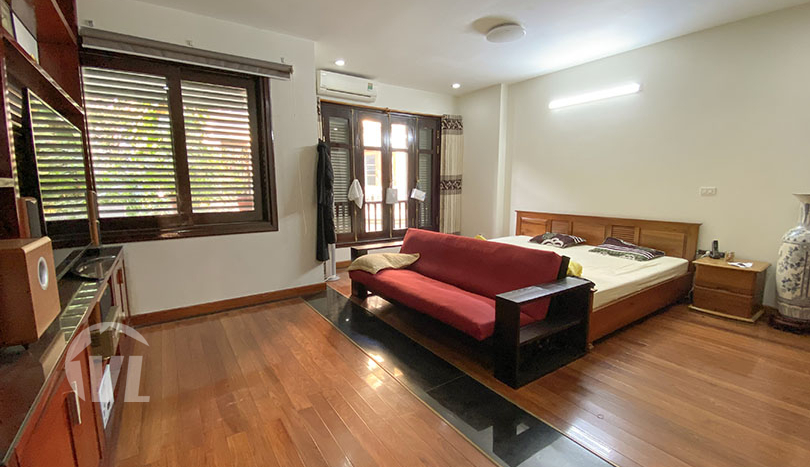 4 bedrooms house to lease on To Ngoc Van street