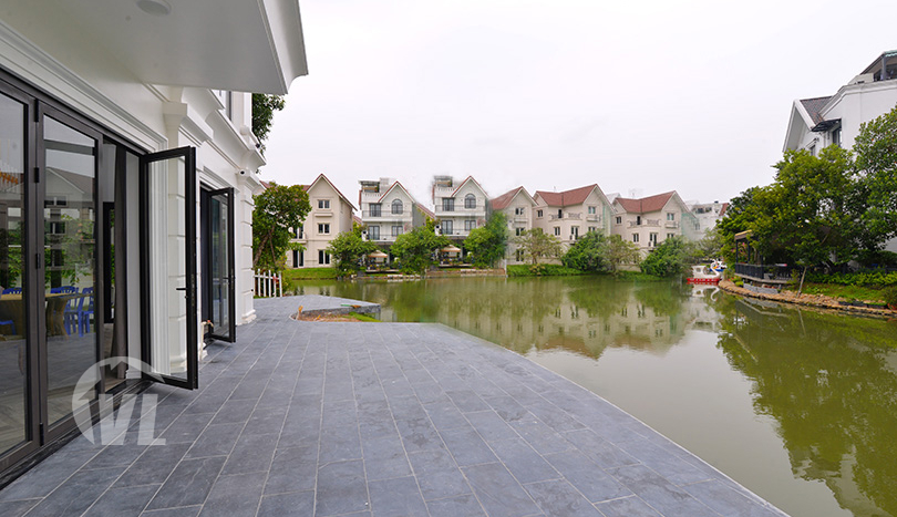 Brand new detached villa to lease in Vinhomes Riverside Hanoi