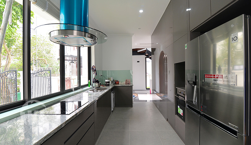 Brand new detached villa to lease in Vinhomes Riverside Hanoi