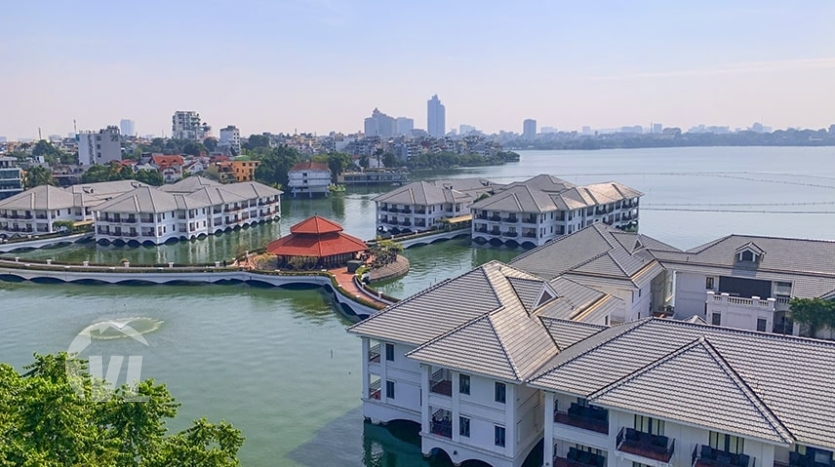 Brand new serviced penthouse to rent facing the West Lake in Tay Ho