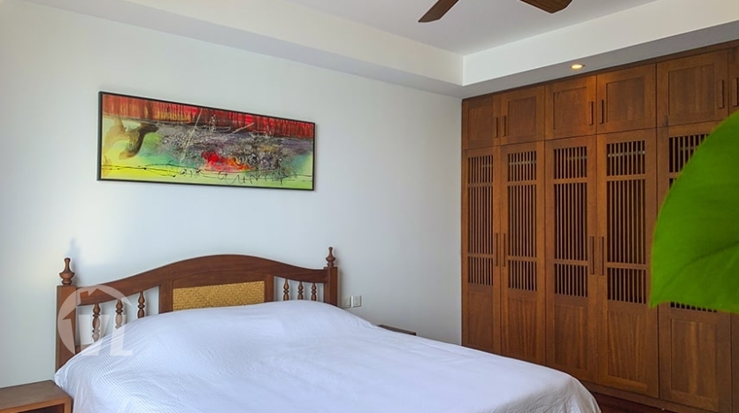 Brand new serviced penthouse to rent facing the West Lake in Tay Ho