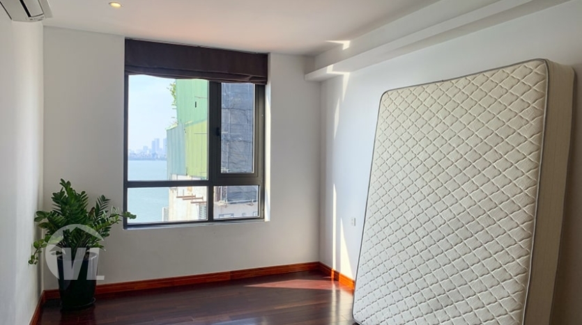 Brand new serviced penthouse to rent facing the West Lake in Tay Ho