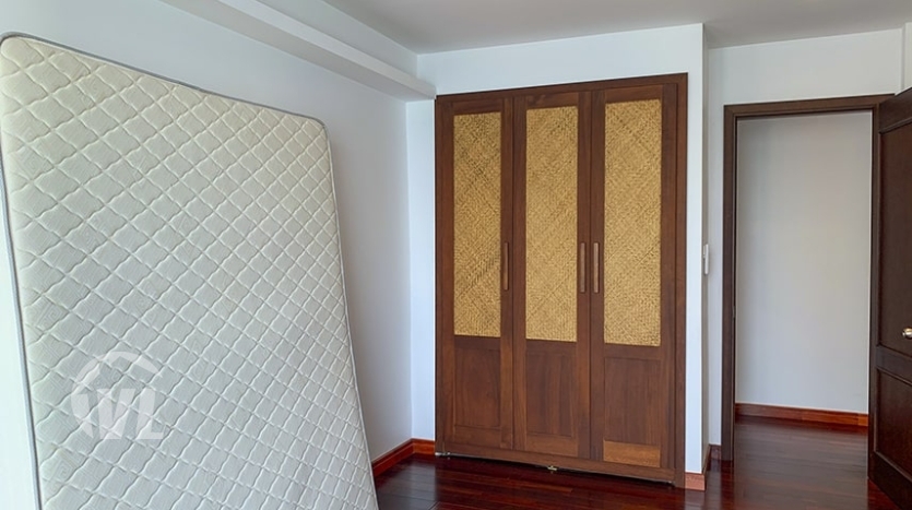 Brand new serviced penthouse to rent facing the West Lake in Tay Ho