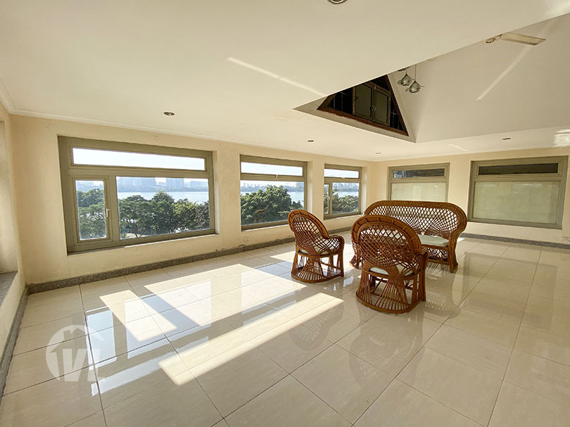 222 Bright house 4 bedroom in Tay Ho with lake view
