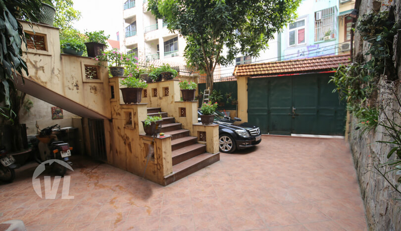 Furnished house to rent next to Wellspring School in Long Bien