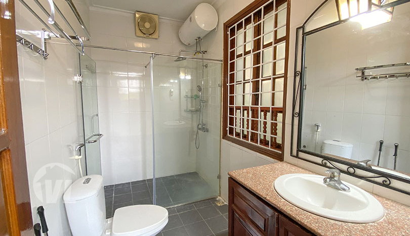 Large pool house to rent in Xom Chua area Tay Ho district