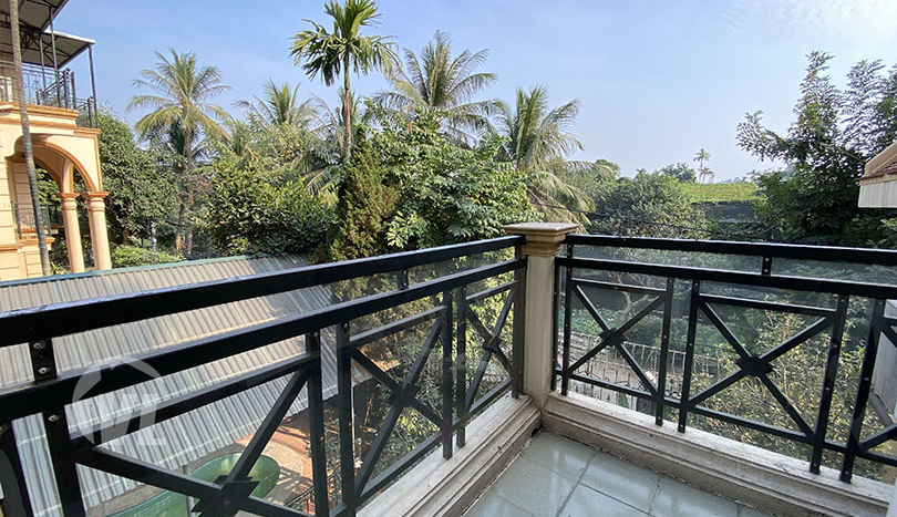 Large pool house to rent in Xom Chua area Tay Ho district