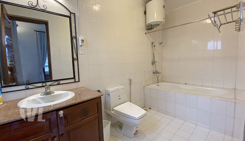 Large pool house to rent in Xom Chua area Tay Ho district