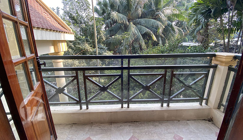 Large pool house to rent in Xom Chua area Tay Ho district