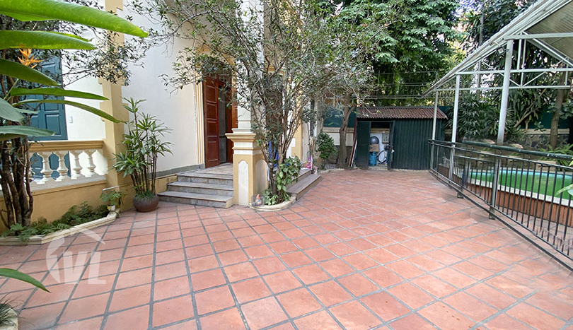 Large pool house to rent in Xom Chua area Tay Ho district