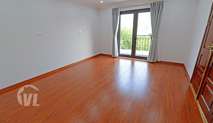 Modern and brand-new furnished Vinhomes Riverside villa to lease