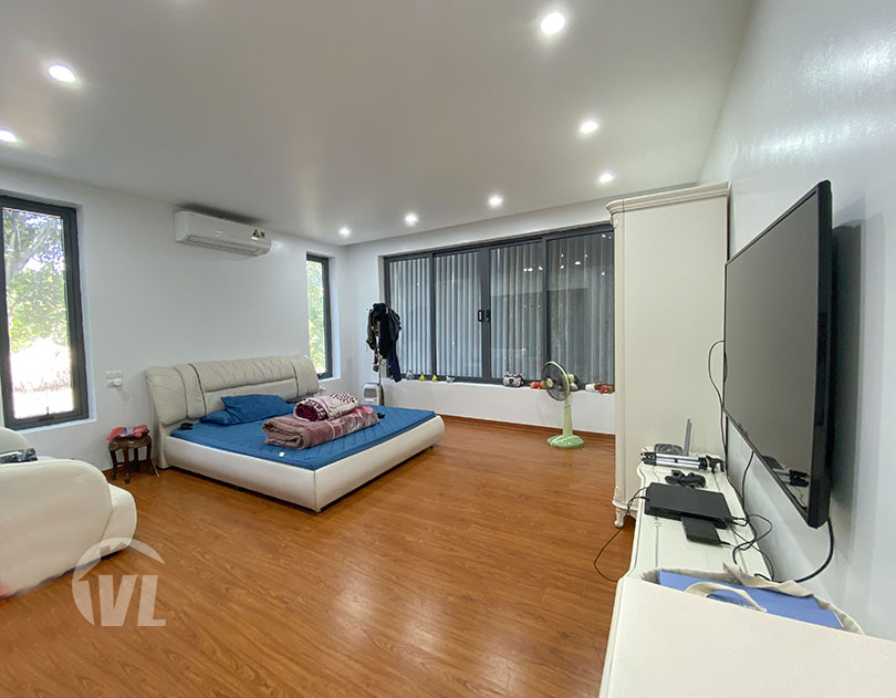 333 Modern villa with 200 sq m garden to rent in Tay Ho