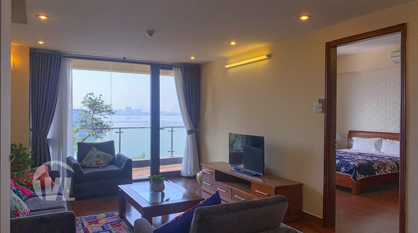 Spacious 4 bedroom apartment in Tay Ho with lake view