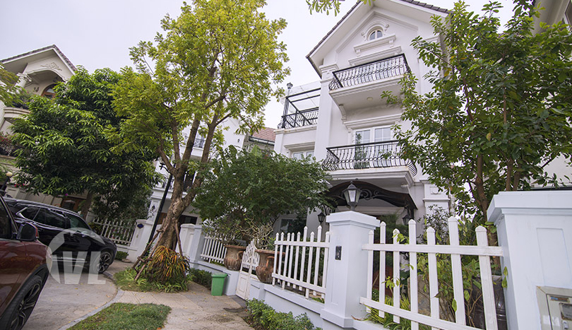 Splendid renovated villa to rent in Vinhomes Riverside Hanoi