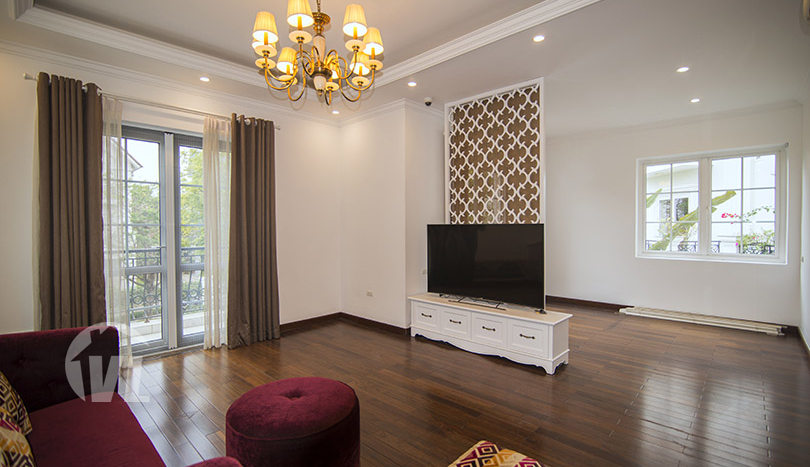 Splendid renovated villa to rent in Vinhomes Riverside Hanoi