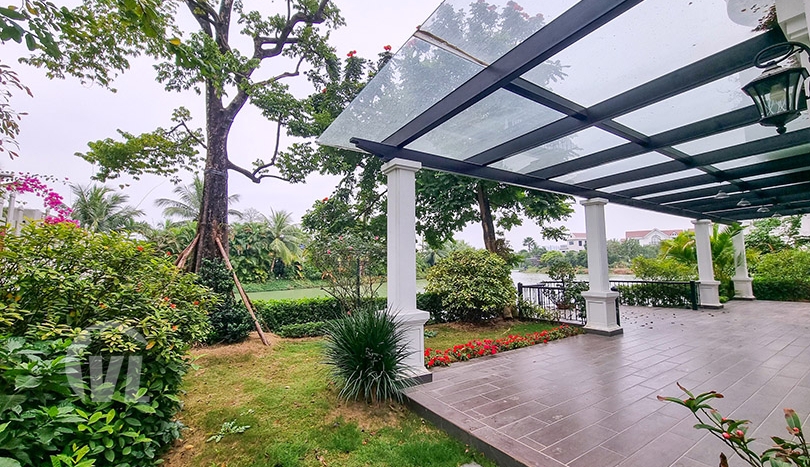 Ambassador villa to lease in Vinhomes Riverside 5 beds 5 baths