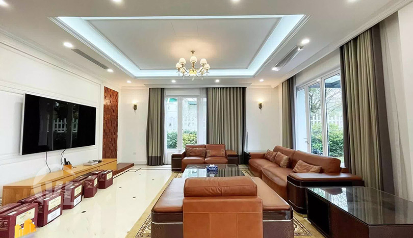 Ambassador villa to lease in Vinhomes Riverside 5 beds 5 baths