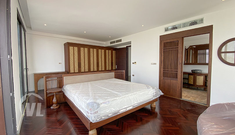 Brand-new lake view 4 beds apartment to lease in Tay Ho Hanoi