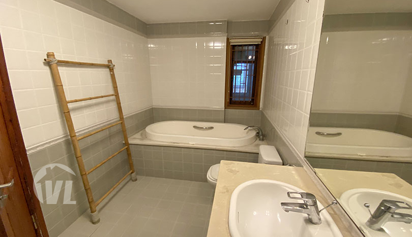 Cozy house with yard to rent close to the Lycée Français Hanoi