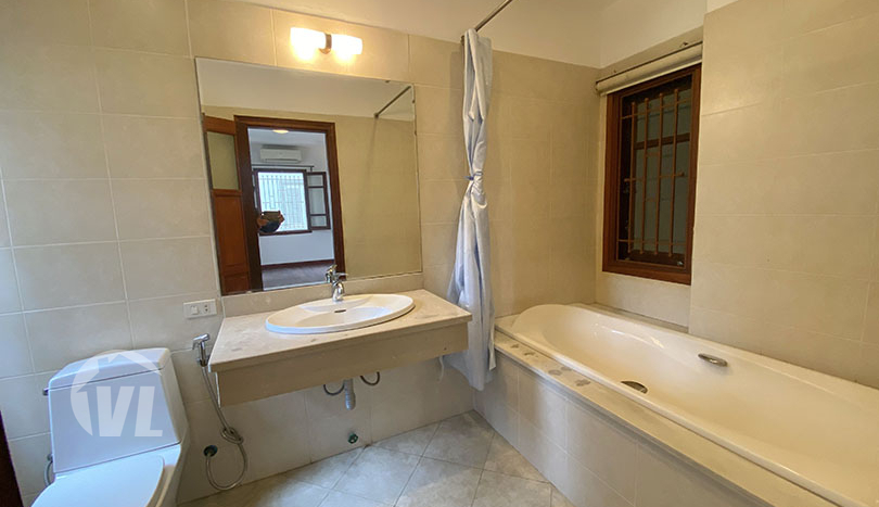 Cozy house with yard to rent close to the Lycée Français Hanoi