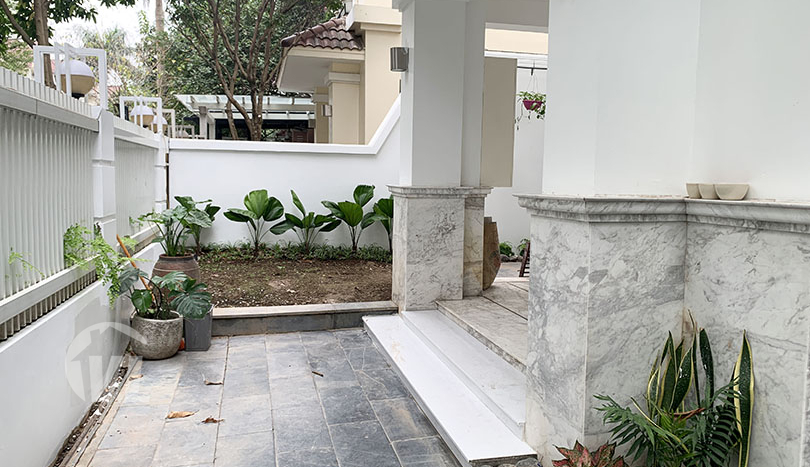 Furnished 5 beds villa to rent in T block Ciputra