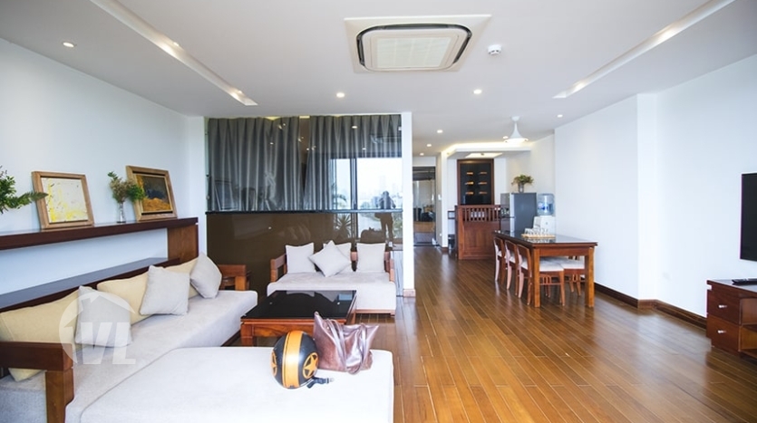 Lake view 2 bedroom apartment in Xuan Dieu Tay Ho