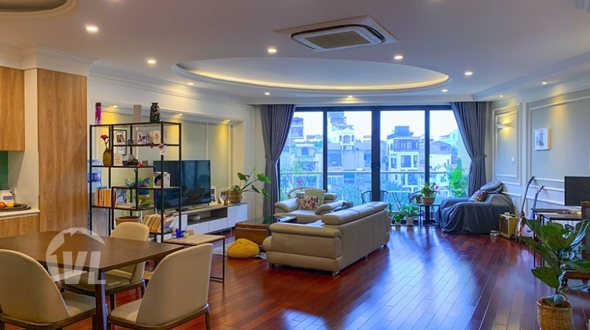 Lake view 170 sq m apartment to lease in Yen Phu