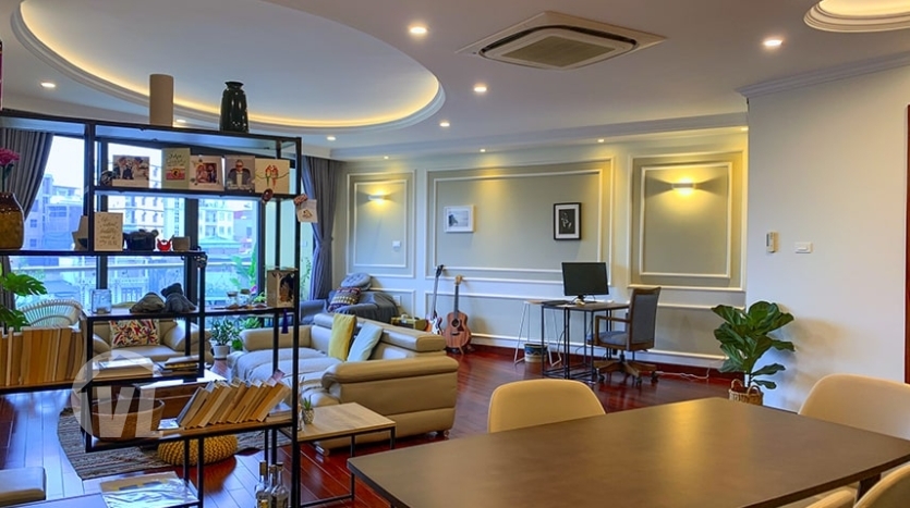 Lake view 170 sq m apartment to lease in Yen Phu